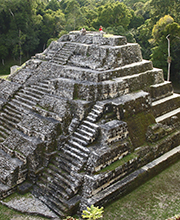 Les pyramides Mayas